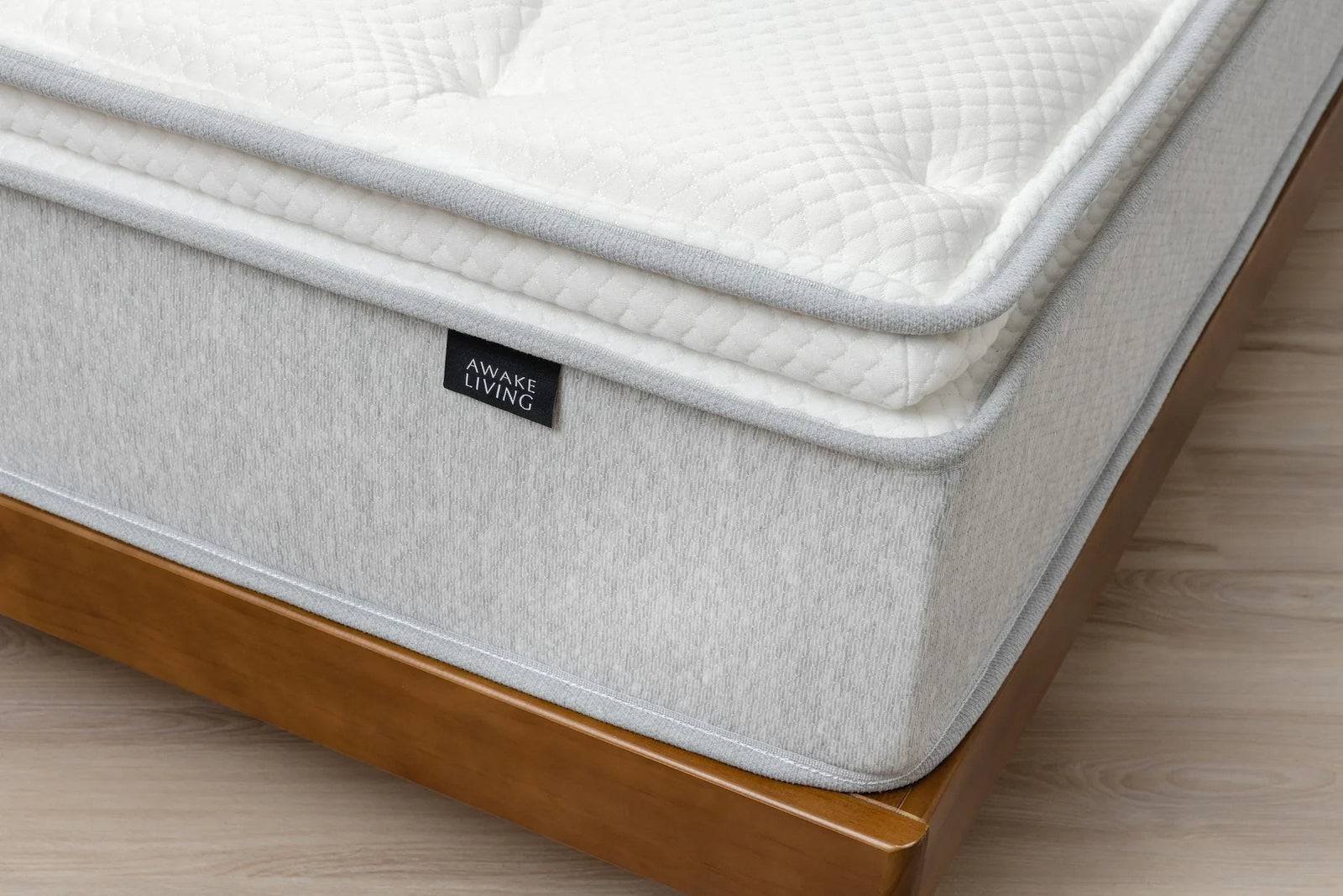 網誌文章 床墊厚度指南:該選擇怎樣的床墊厚度才真正適合自己?封面照片