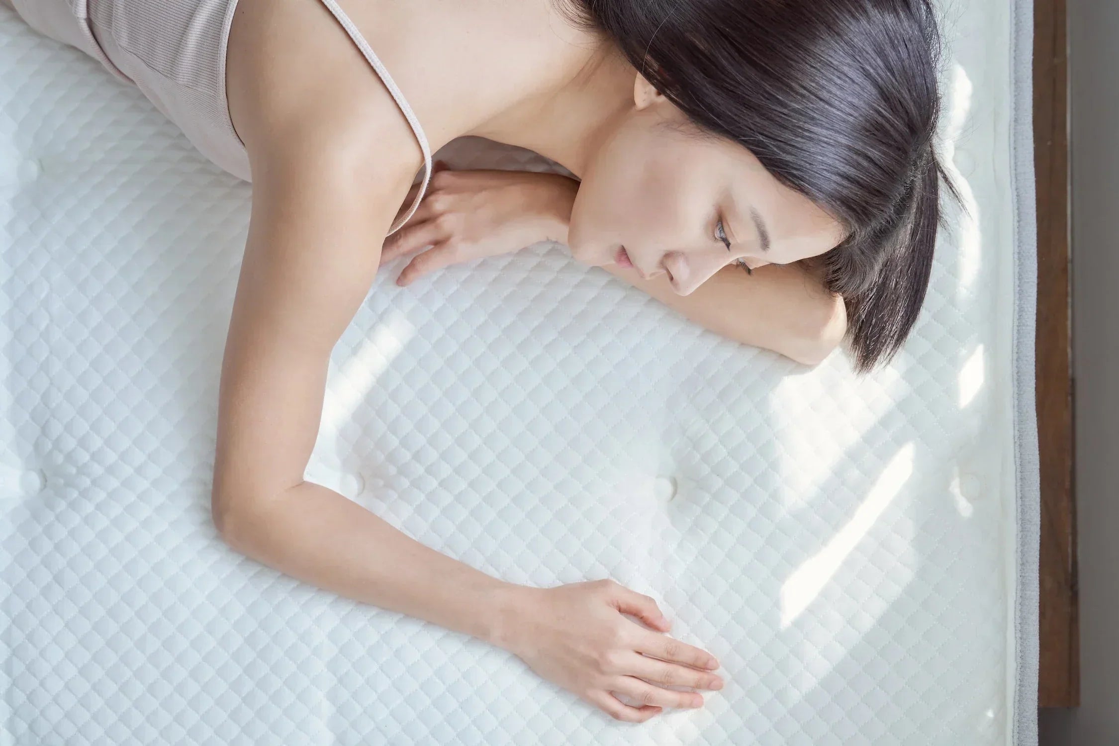覺醒家居睡眠知識分享：單人床尺寸 - 標準單人和單人加大到底有什麼不同？封面照片