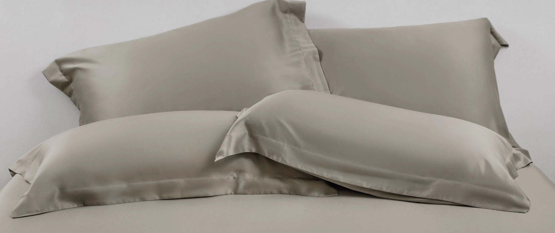 100 支雙股紗天絲™床包 + 枕套組合 - 500 織萊賽爾 100% TENCEL 暖焙灰產品情境照 - 2