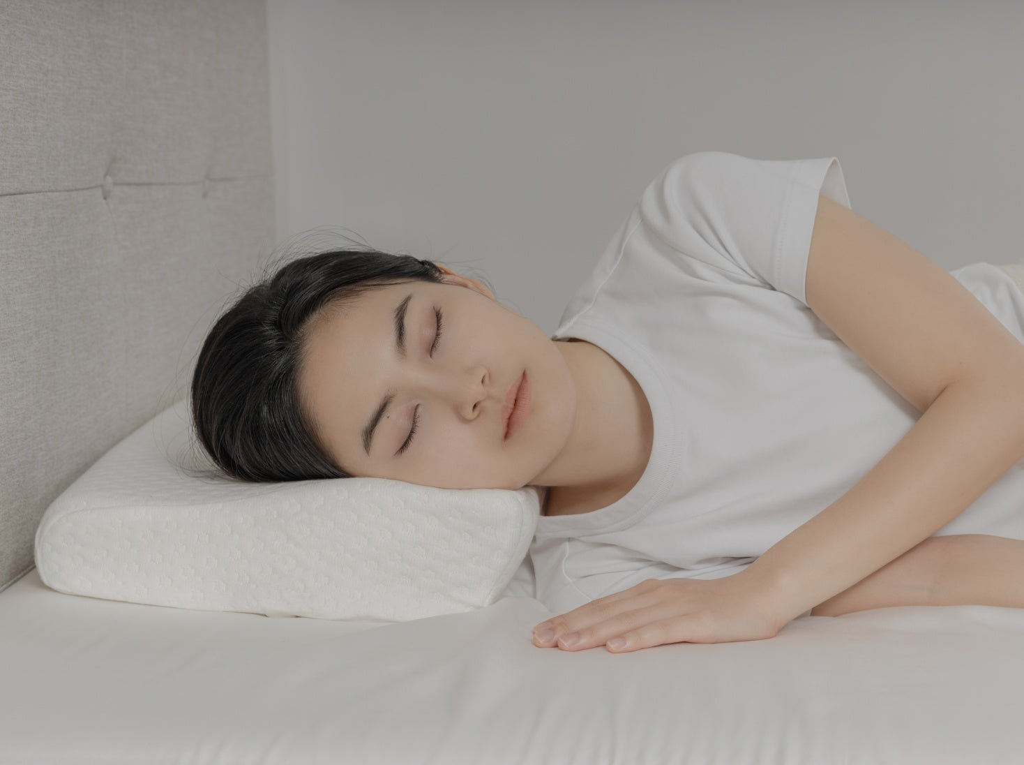 護頸工學記憶枕產品特色照 - 側睡 更舒適