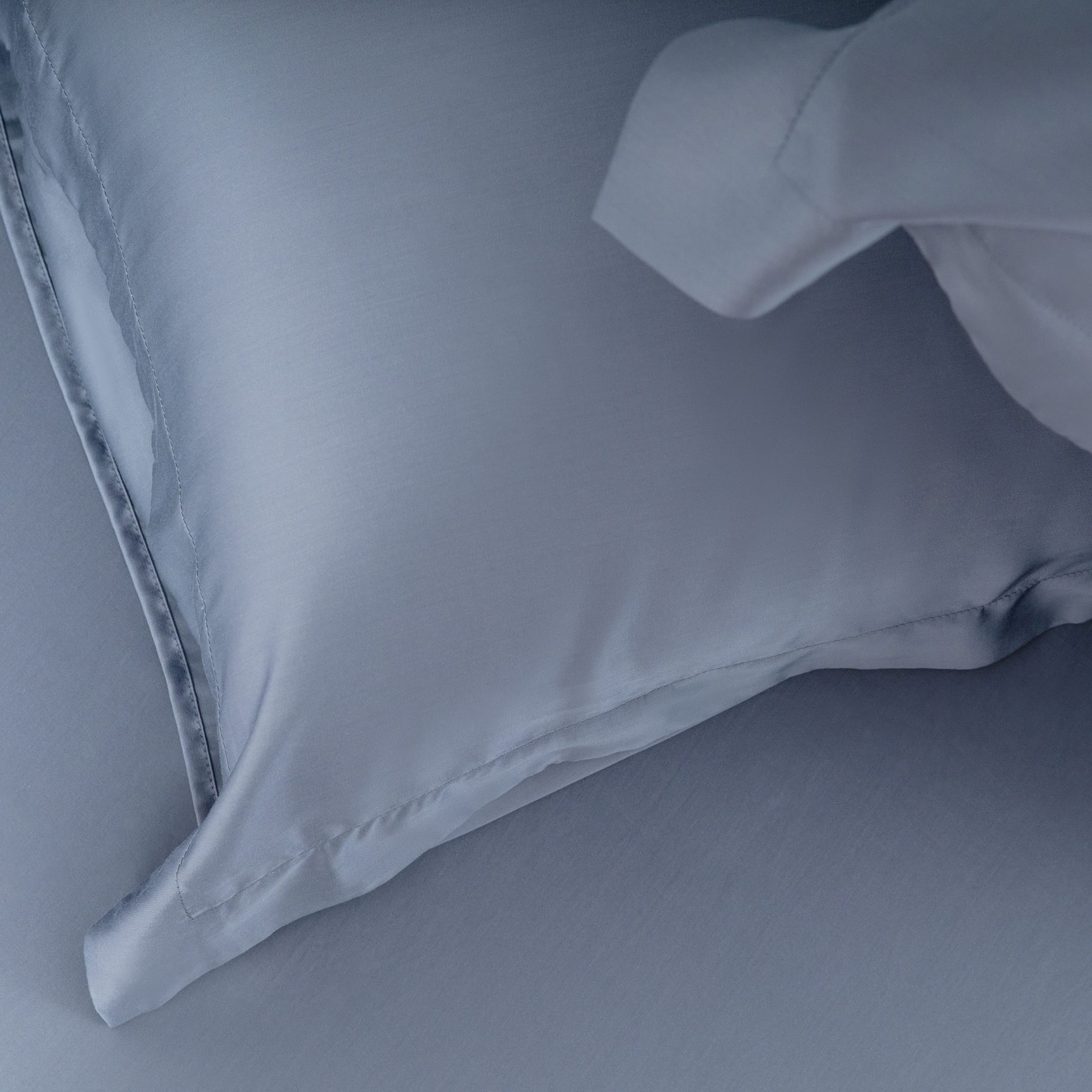 天絲床包 + 枕套組合產品照 - 3 - 薄霧藍 Mist Blue