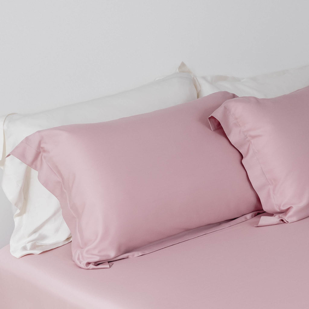 天絲床包 + 枕套組合產品照 - 1 - 野玫粉 Rosy Pink