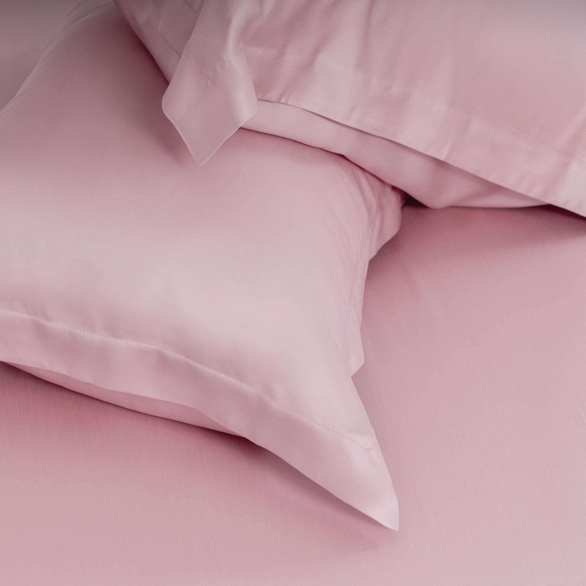 天絲床包 + 枕套組合產品照 - 3 - 野玫粉 Rosy Pink