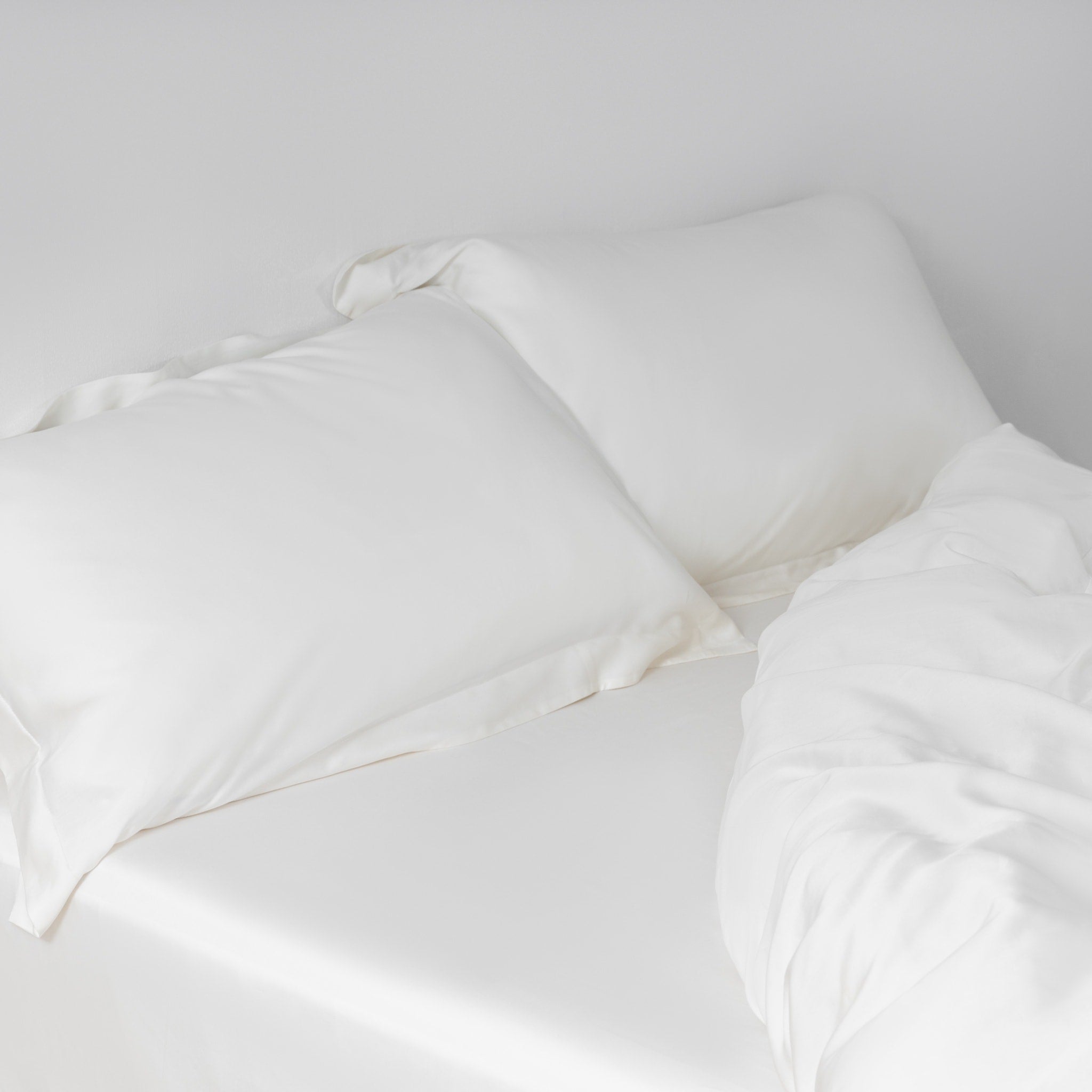 天絲床包 + 枕套組合產品照 - 1 - 珍珠白 Pearl White